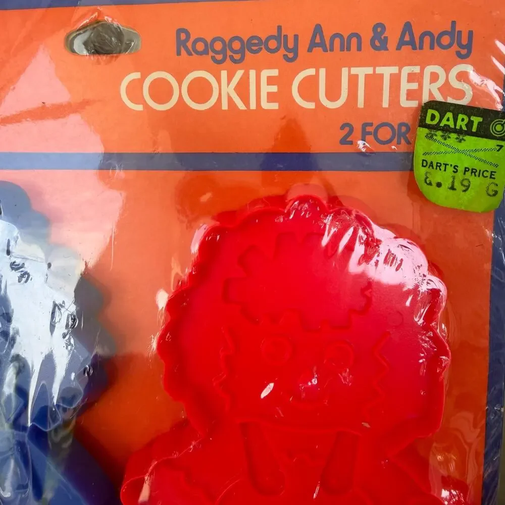 Hallmark Raggedy Ann & Andy Cookie Cutters Vintage Plastic Pair NOS Sealed